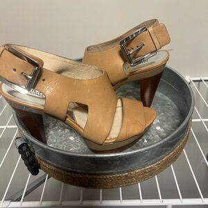 Michael Kors Women’s Tan Leather Platform Heels Size 7